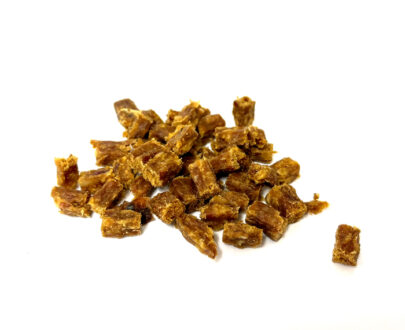 cubetti di carne essiccata di anatra per cani